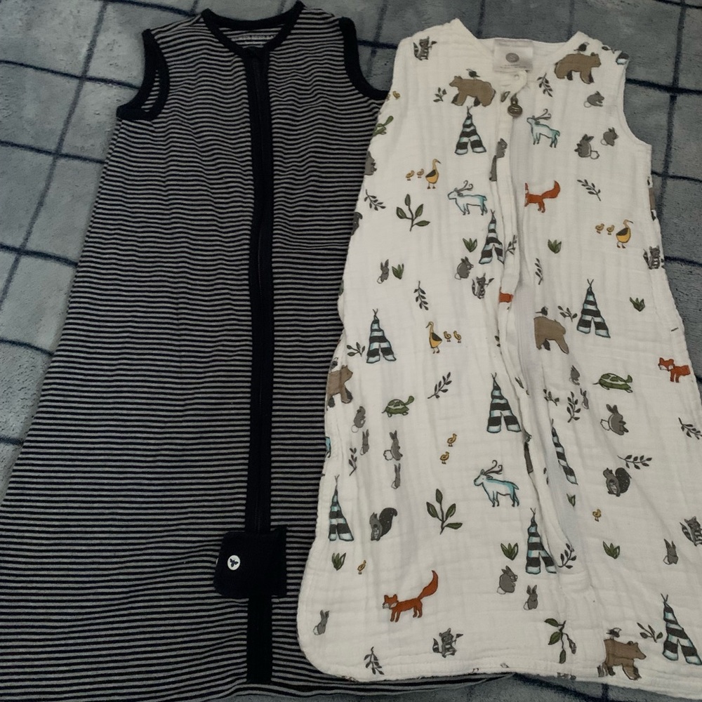 🍒 3/$20 🍒 Set of 2 sleeveless sleep sacks, gently used